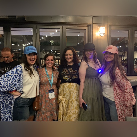 🚨@cristinashopz is Live NOW!!! 🚨 Come grab those deals!🥰 - Picture 4 of 16